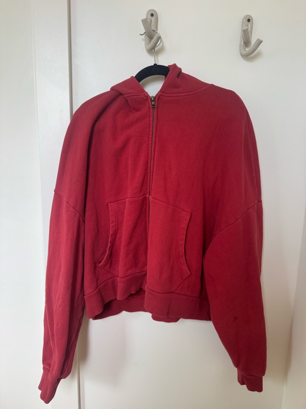 Elwood Cherry Rectangle Zip Up